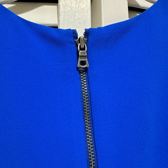 Alice + Olivia “Klynn” Cobalt Blue Crop Top Size Large Umbrella Blue - Picture 4 of 7